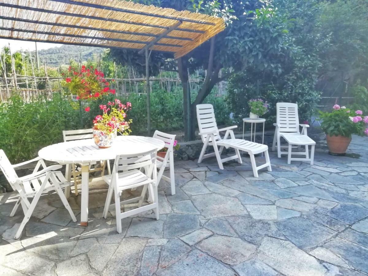 La Casa Dei Due Aranci Villa Albisola Superiore Exterior foto
